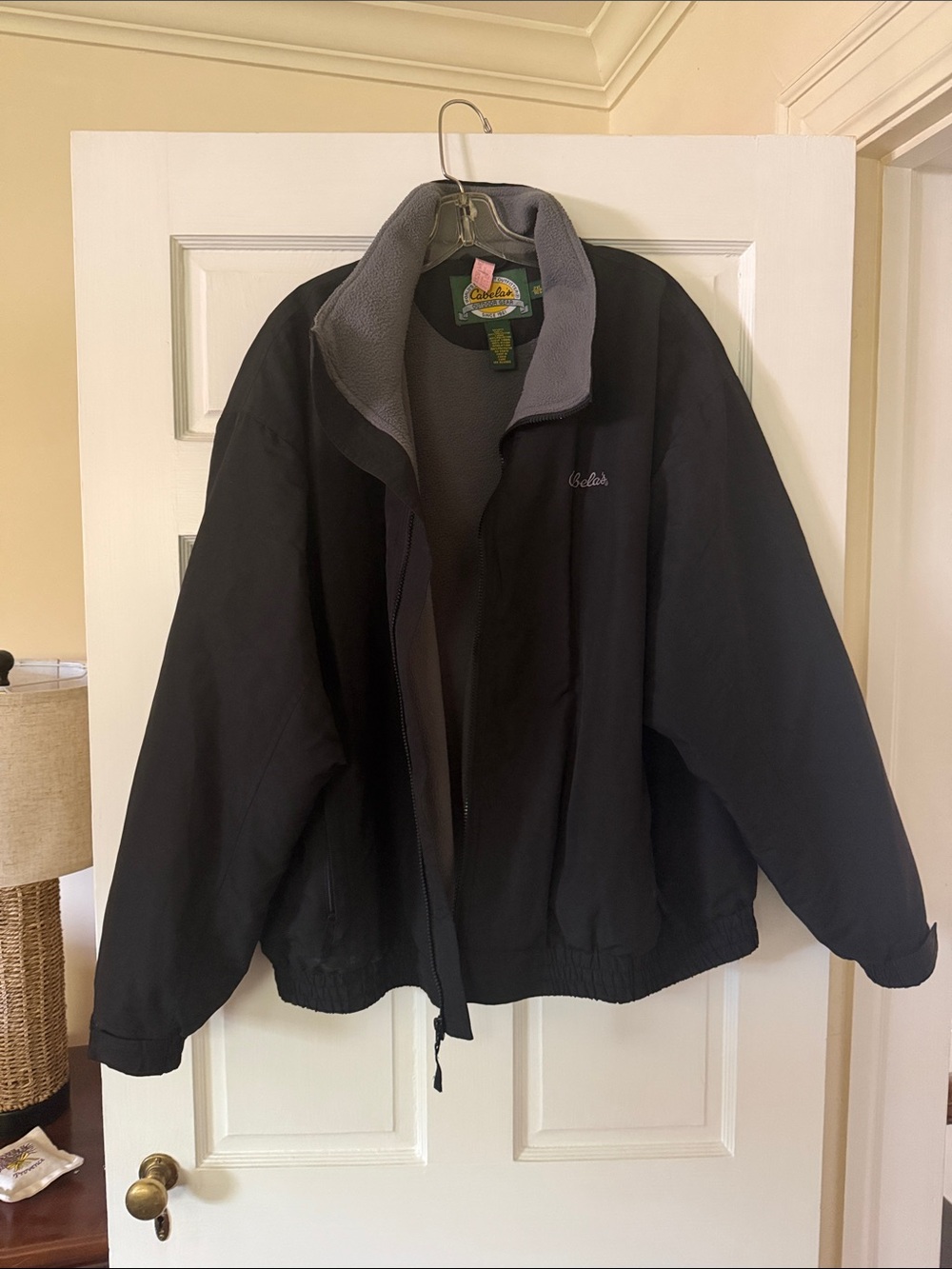 Cabela's Men's Black Jacket with Gray Fleece Lining